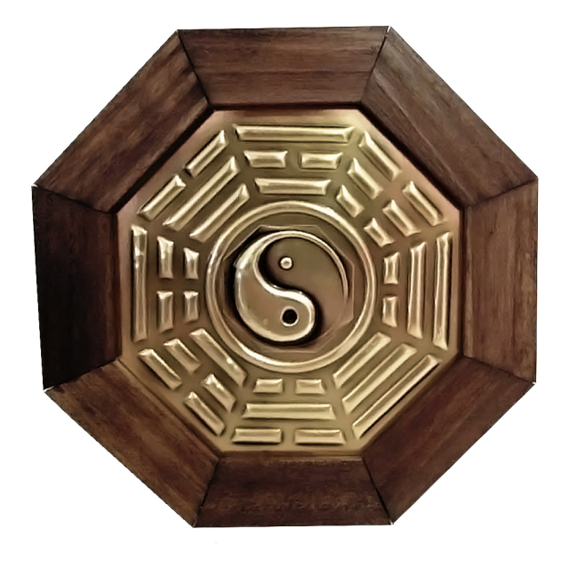 Quadro Feng Shui Baguá Yin Yang. Possui moldura de madeira e símbolo Baguá dourado em autorrelevo.